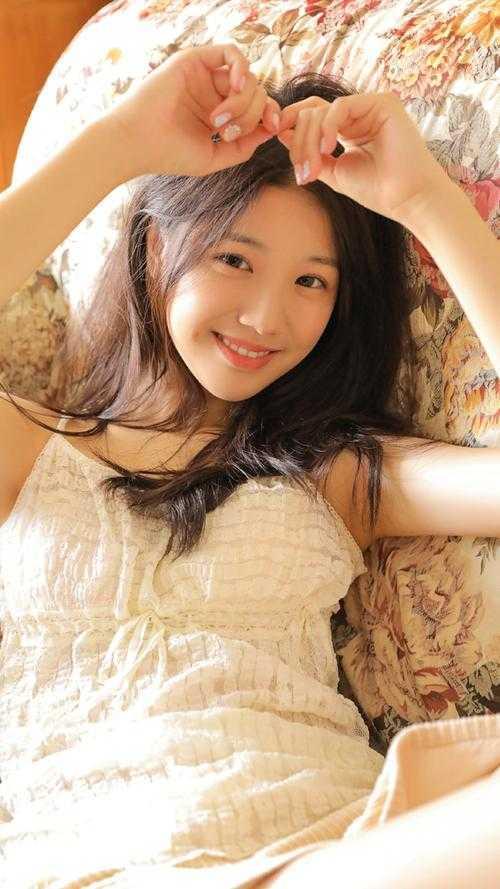 绑定好孕系统后,她多子多福